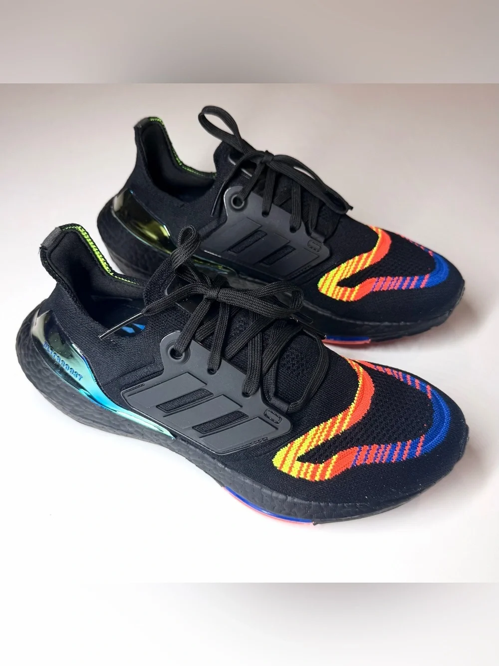 Adidas Men’s Ultraboost 22 Linear Energy Black Athletic Shoes Size- 8